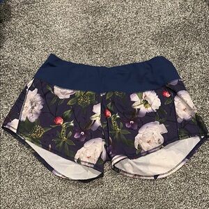 Oiselle floral Roga shorts